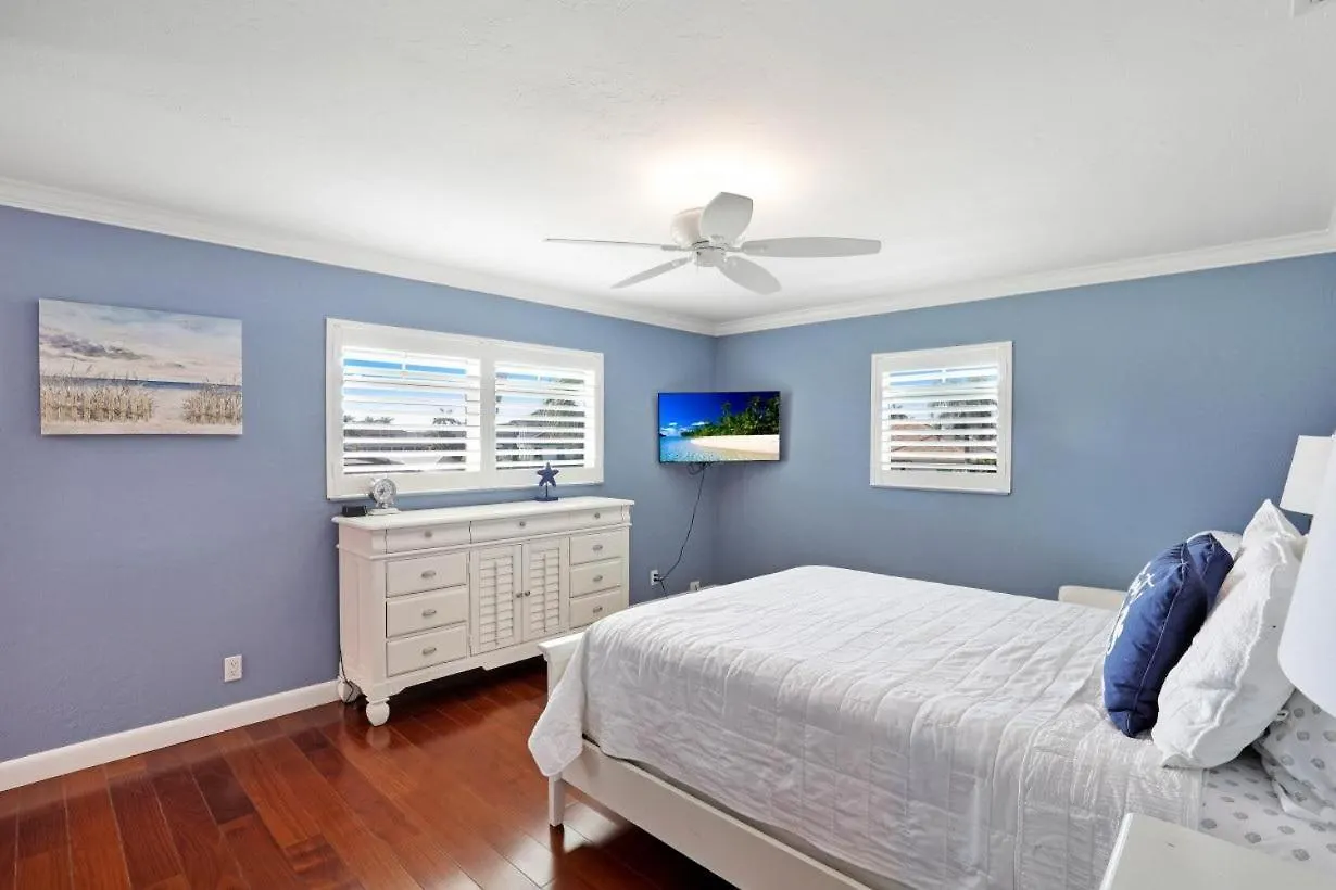 1187 Bond Court
