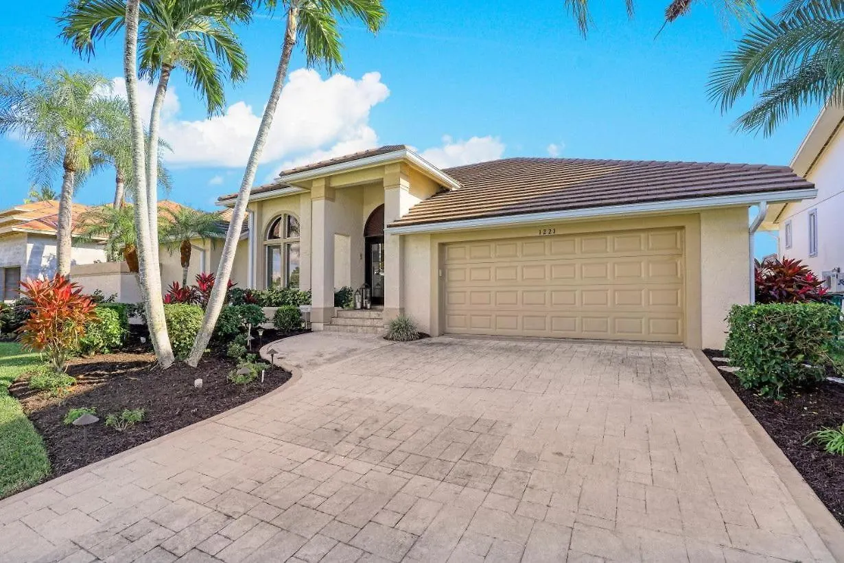 1221 Lamplighter Court Holiday home