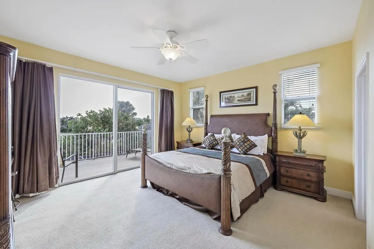 Holiday home 1611 Almeria Court