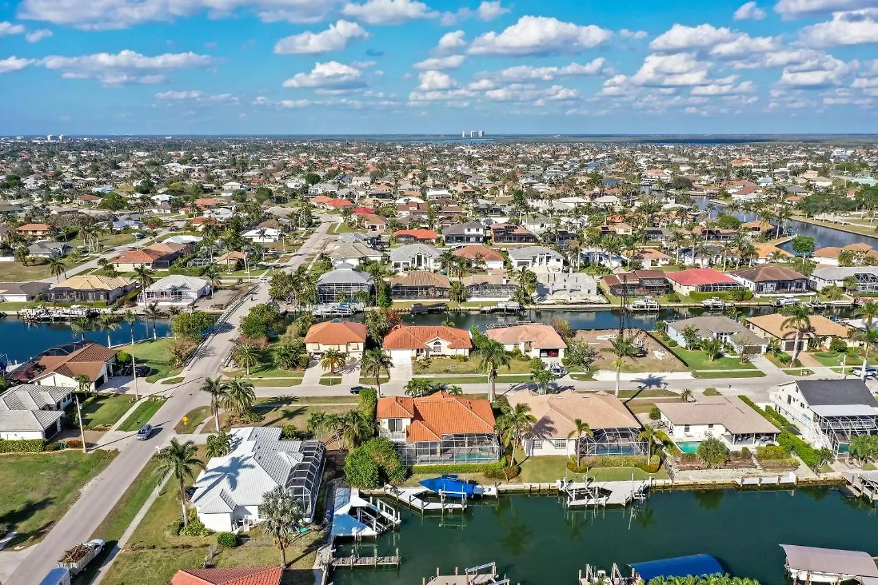 1611 Almeria Court * Marco Island
