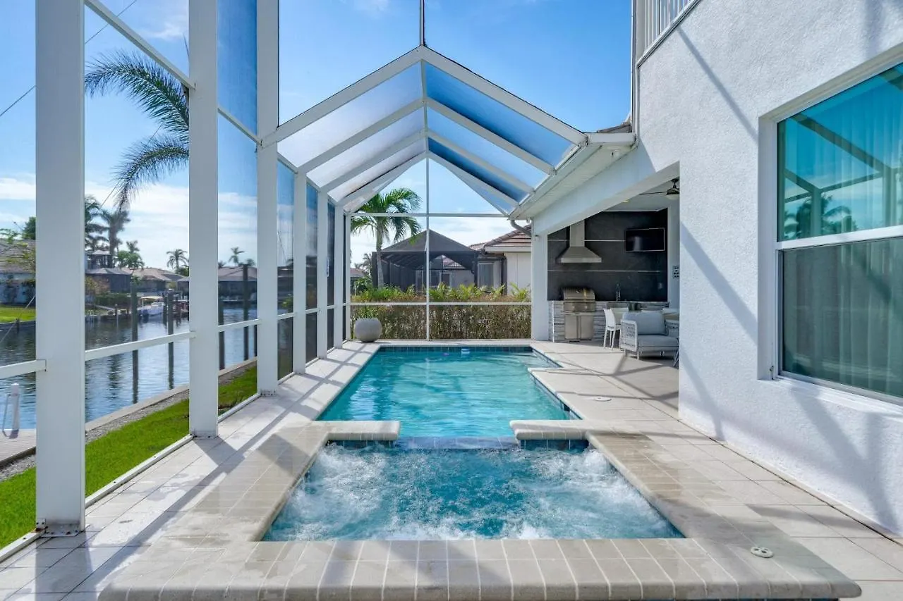 2017 Built Waterfront W/ Heated Pool, Hot Tub & Two Master * Marco Island