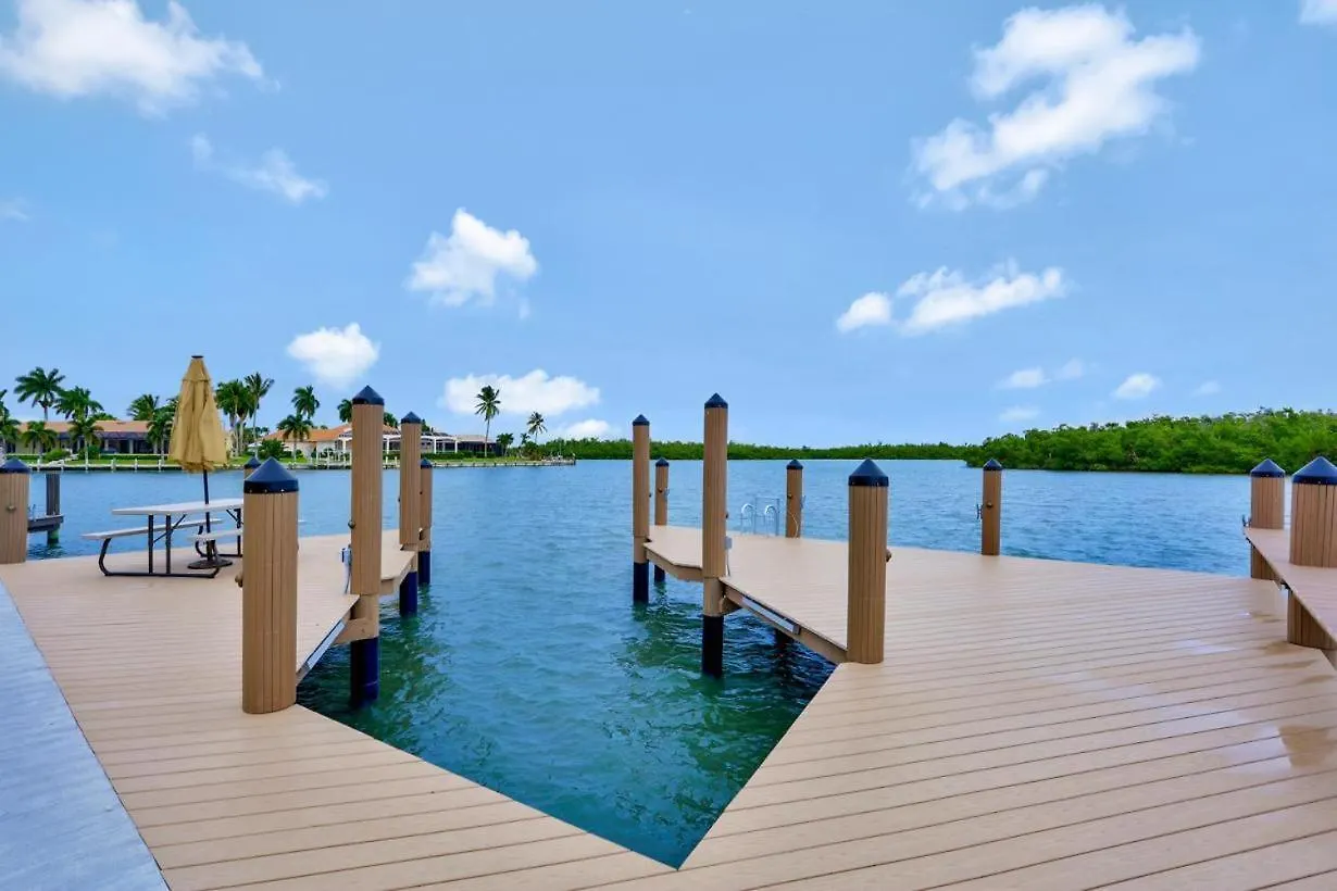 187 Starfish Court * Marco Island