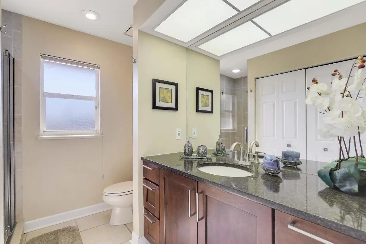 1221 Lamplighter Court Holiday home *