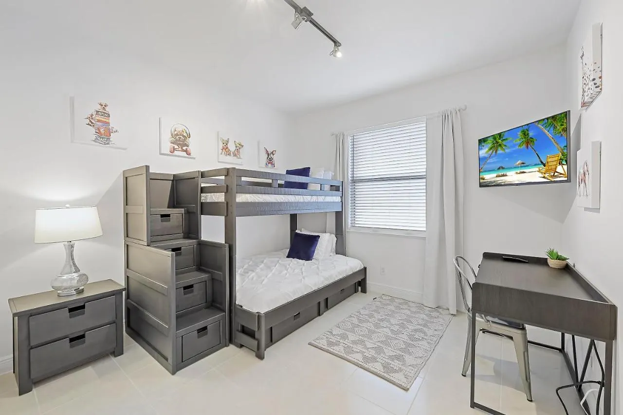 Holiday home 1180 Abbeville Court
