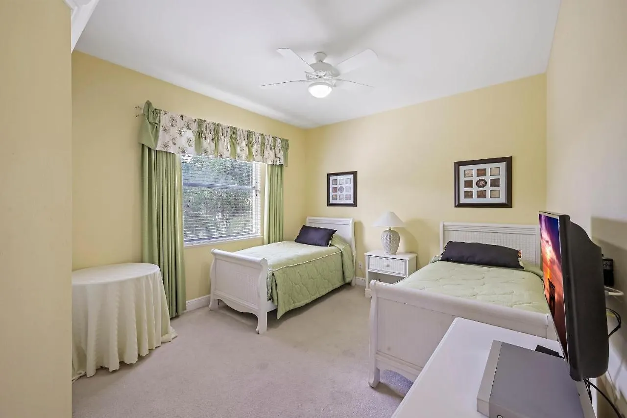 Holiday home 1611 Almeria Court *