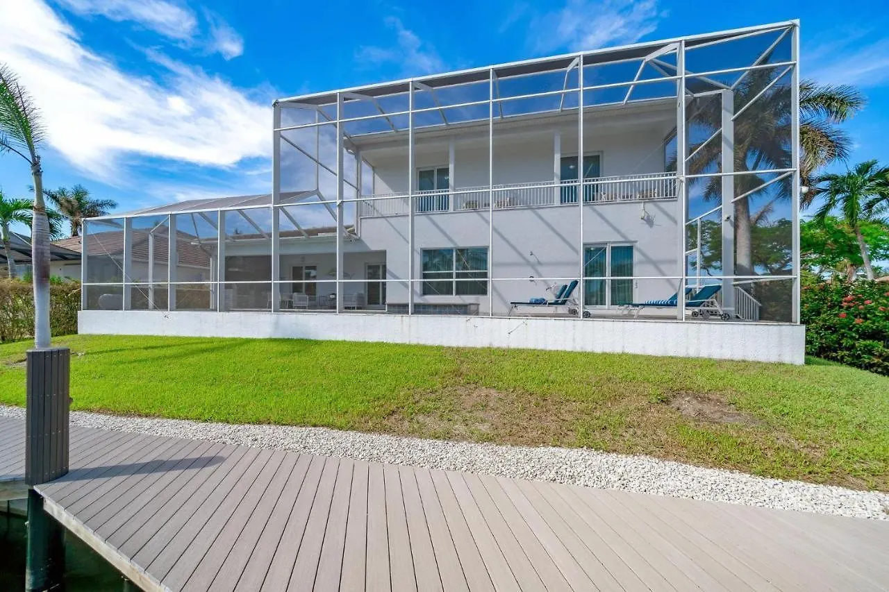 2017 Built Waterfront W/ Heated Pool, Hot Tub & Two Master * Marco Island