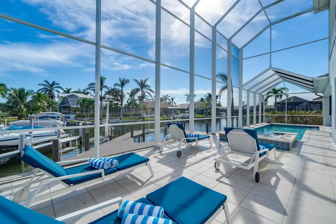 2017 Built Waterfront W/ Heated Pool, Hot Tub & Two Master Holiday home *