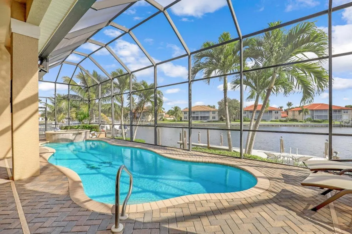 South Seas Court Pool Home, On The Canal Holiday home *