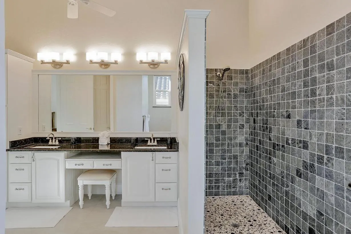 520 Century Drive Holiday home Marco Island