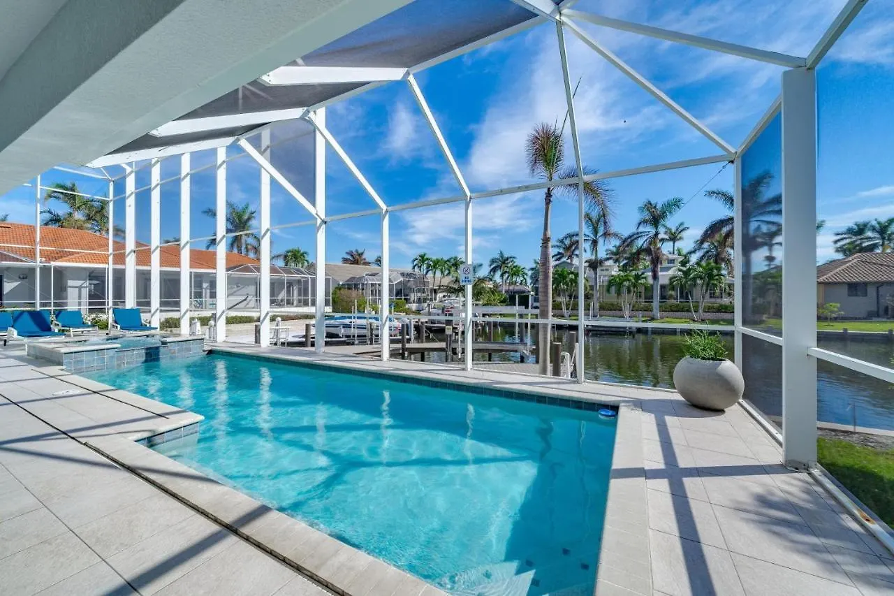 2017 Built Waterfront W/ Heated Pool, Hot Tub & Two Master Holiday home *