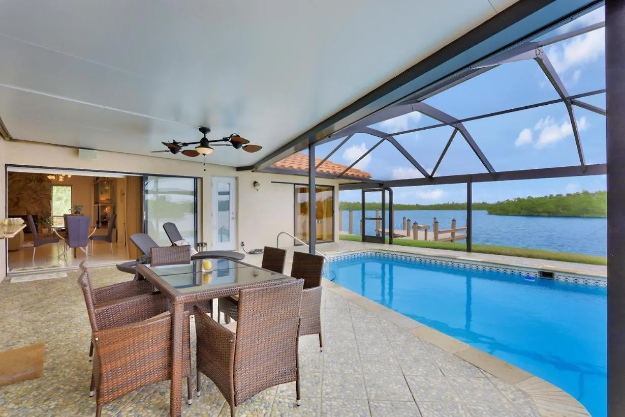 187 Starfish Court * Marco Island