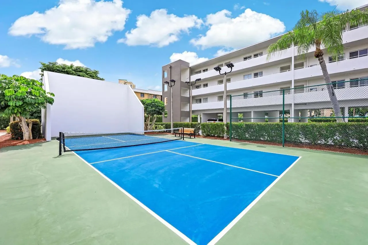 Holiday home Club 206 *