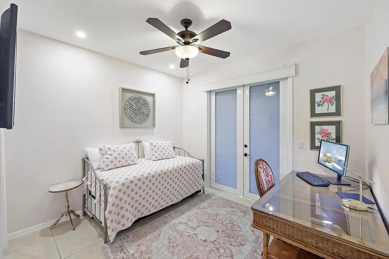 389 Colonial Avenue *