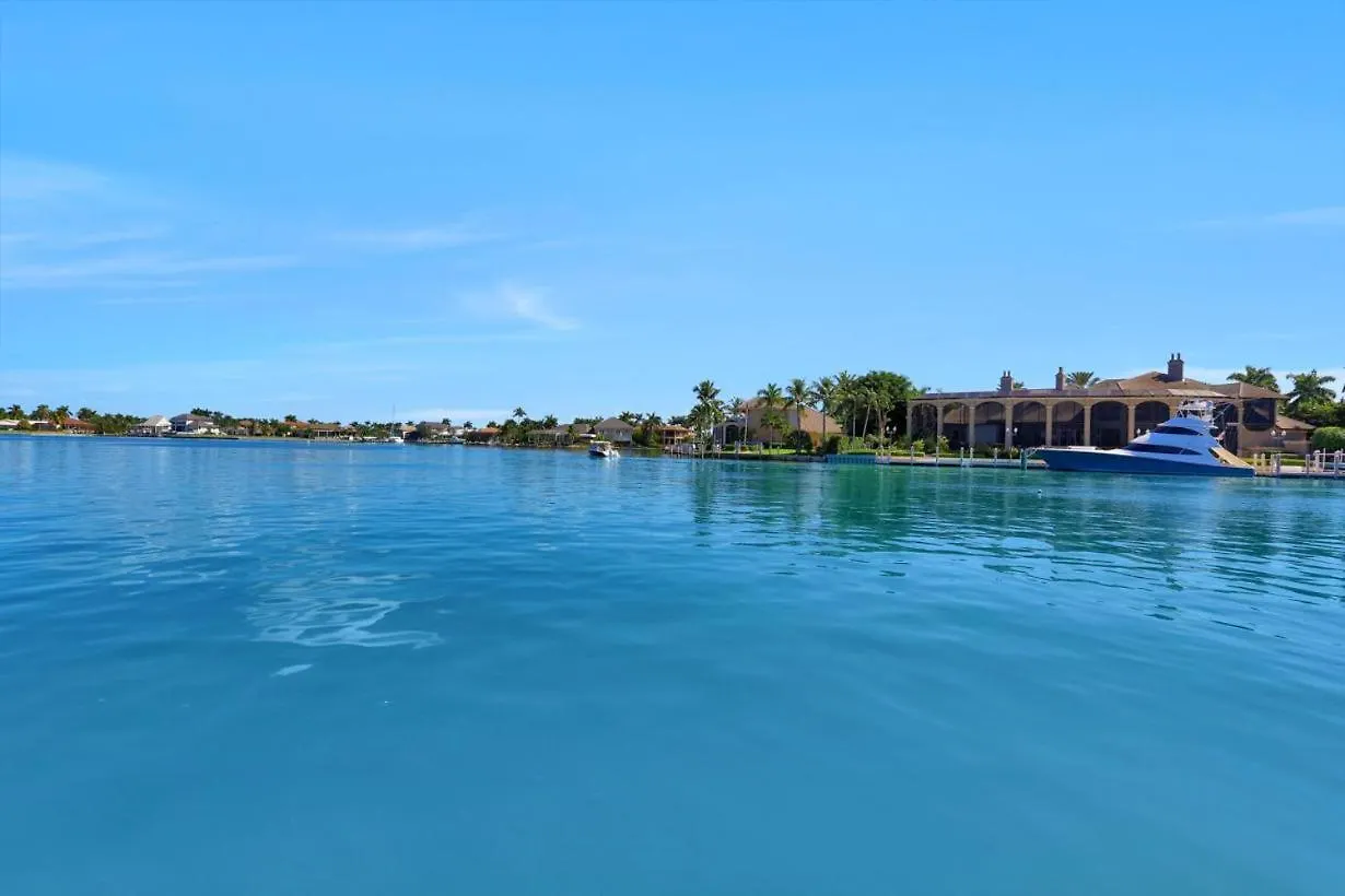 Apartment Eagle Cay Building 3-305