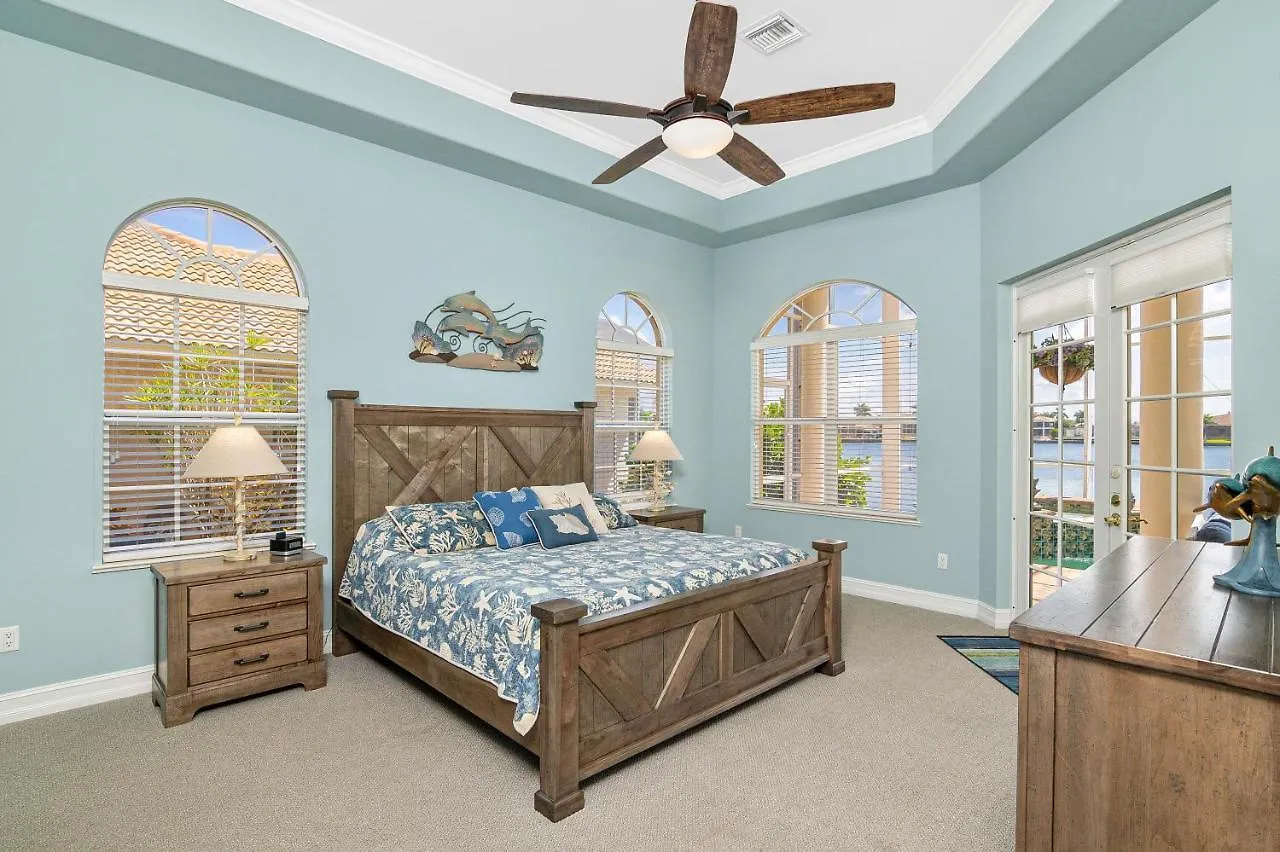 123 Landmark Street Holiday home *