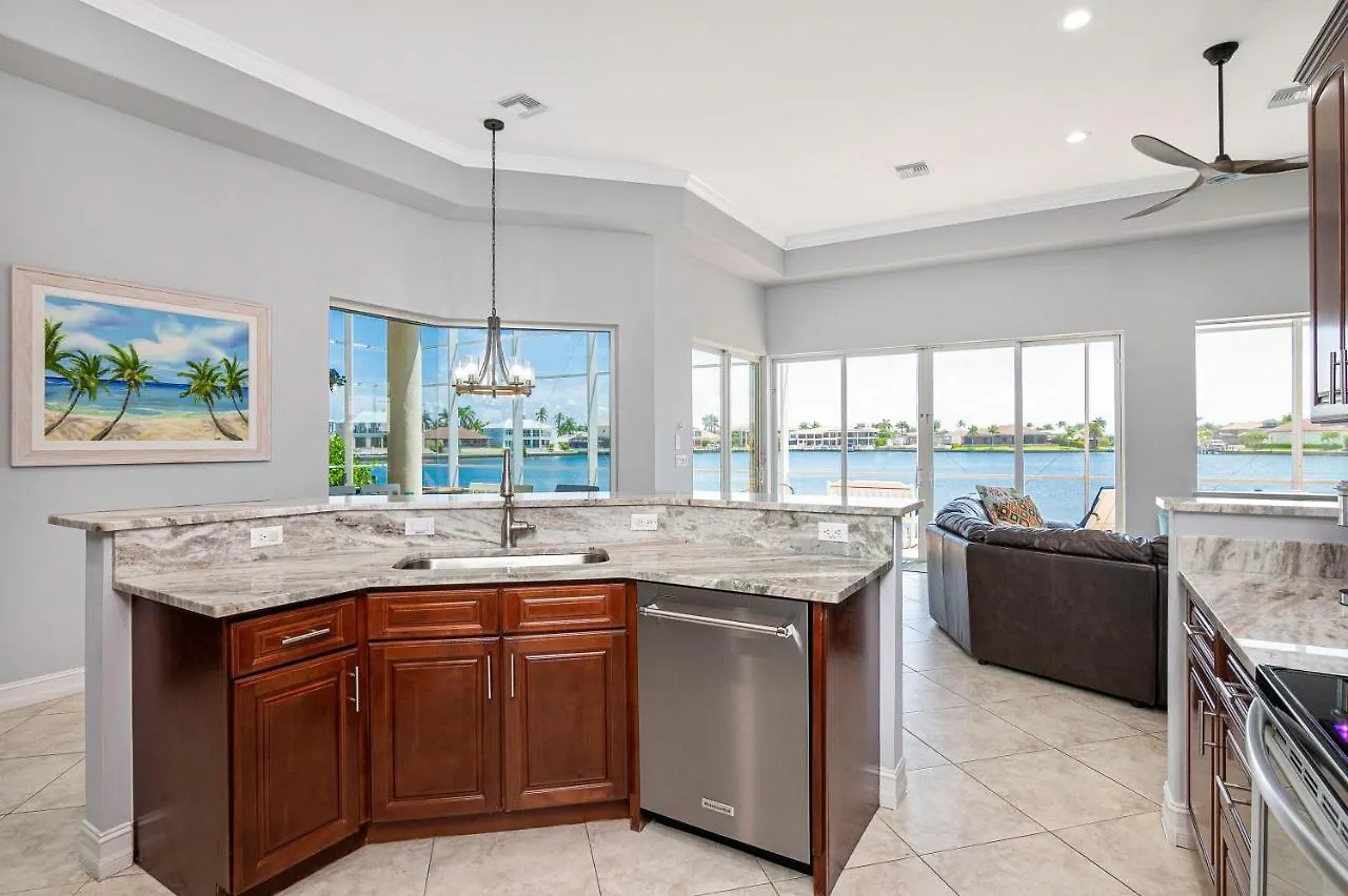 123 Landmark Street Holiday home *