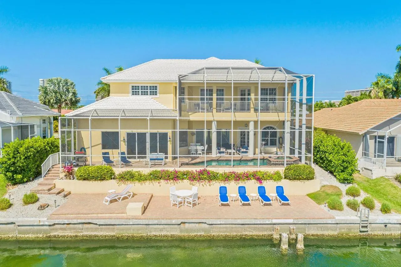 Holiday home 123 Landmark Street *