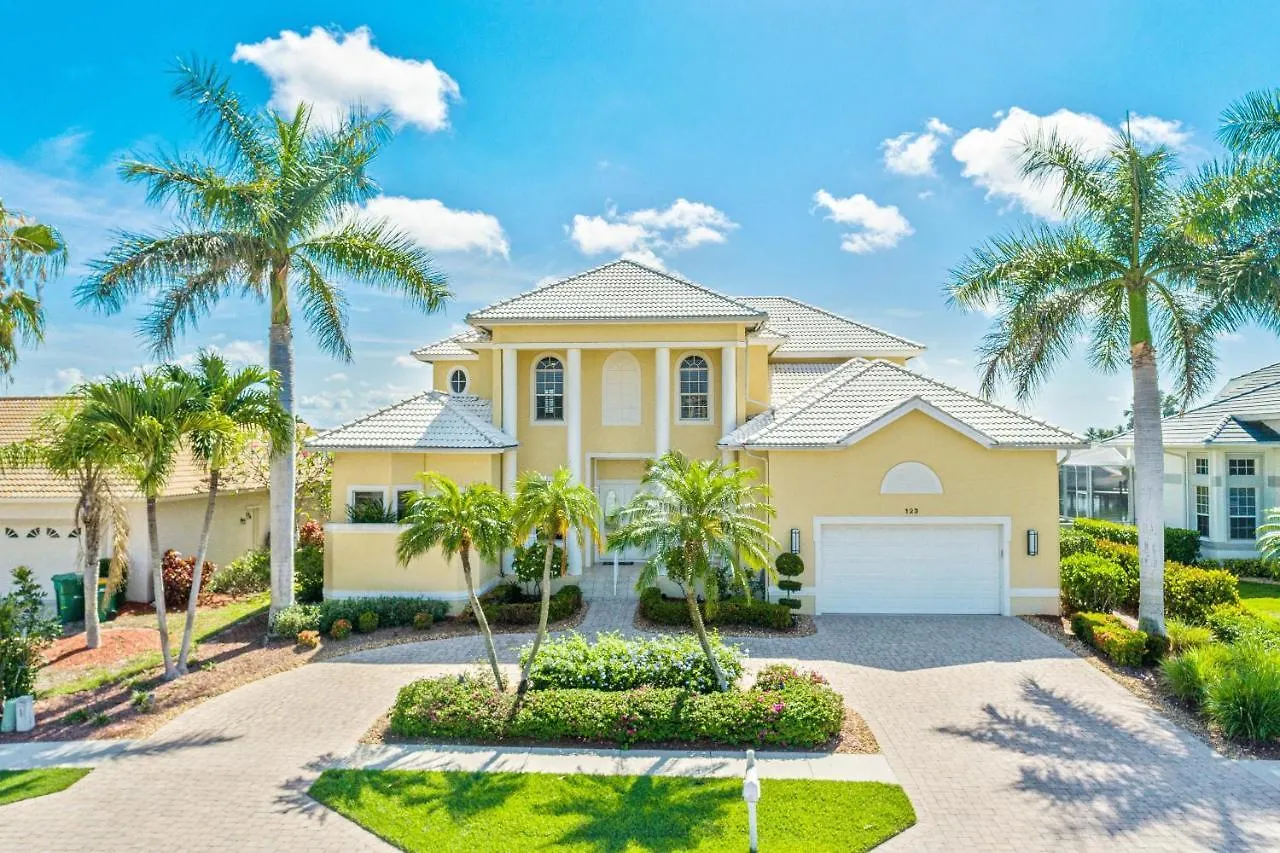 123 Landmark Street Holiday home *