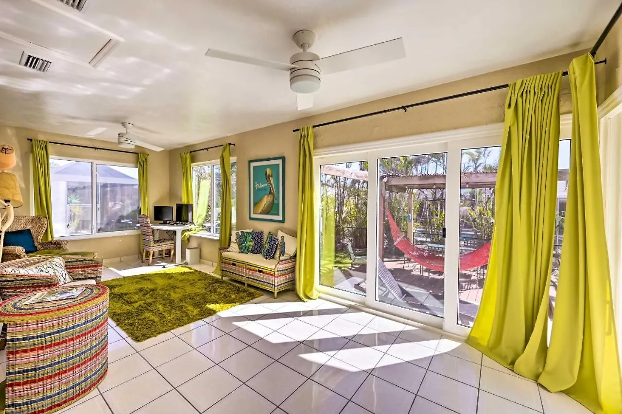 House With Heated Pool And Grill - Walk To Beach! * Marco Island