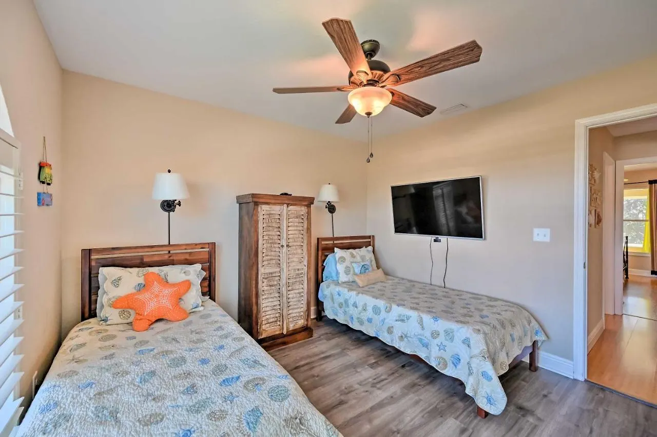 Holiday home House With Heated Pool And Grill - Walk To Beach! *