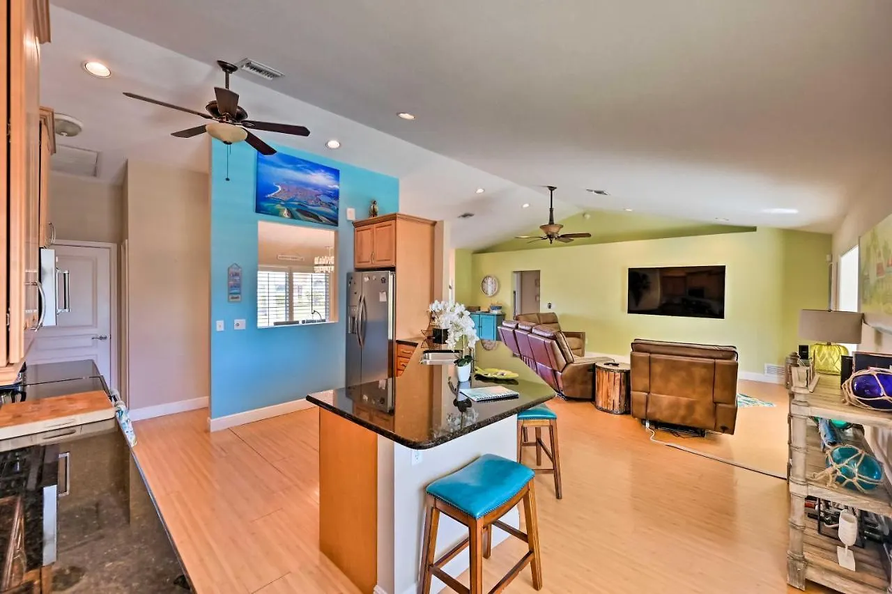 House With Heated Pool And Grill - Walk To Beach! * Marco Island