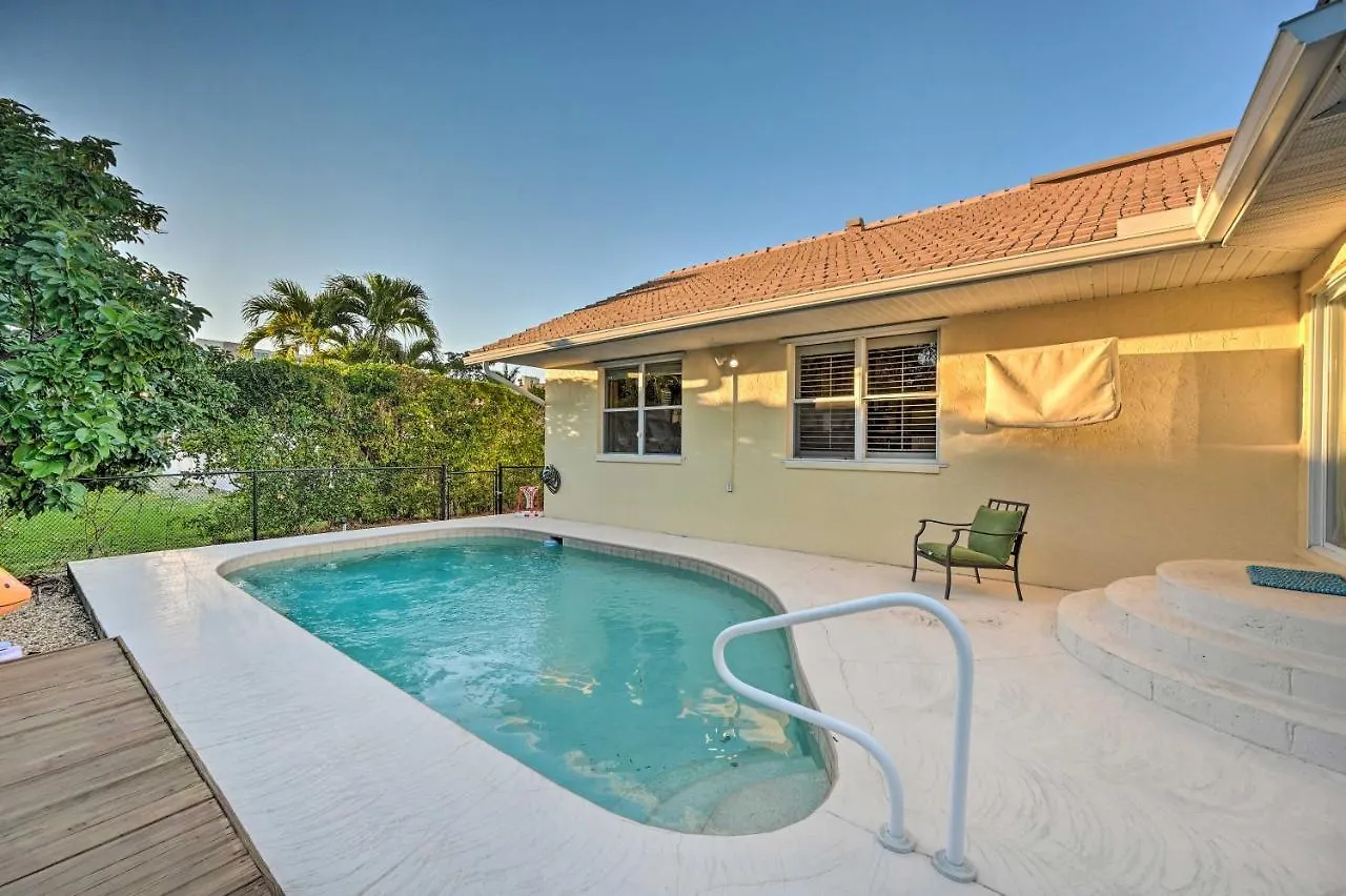 House With Heated Pool And Grill - Walk To Beach! Holiday home