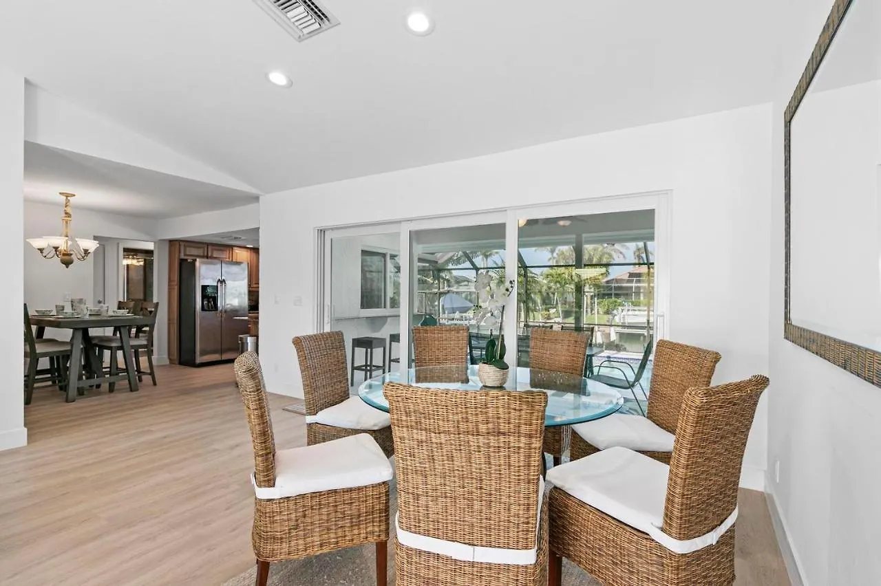 Grove Marco 3br Waterfront Heated Pool & Dock *