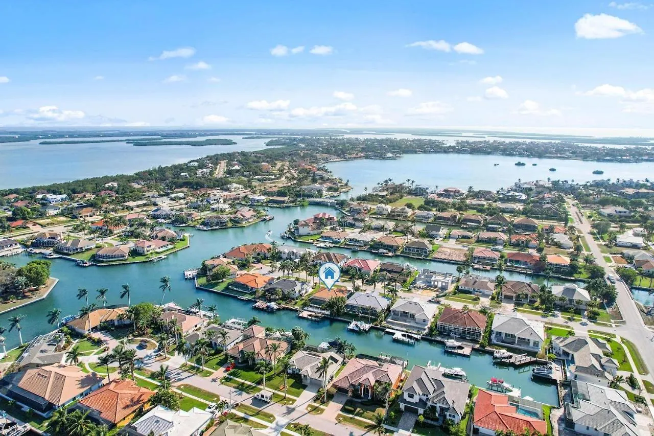 Grove Marco 3br Waterfront Heated Pool & Dock
