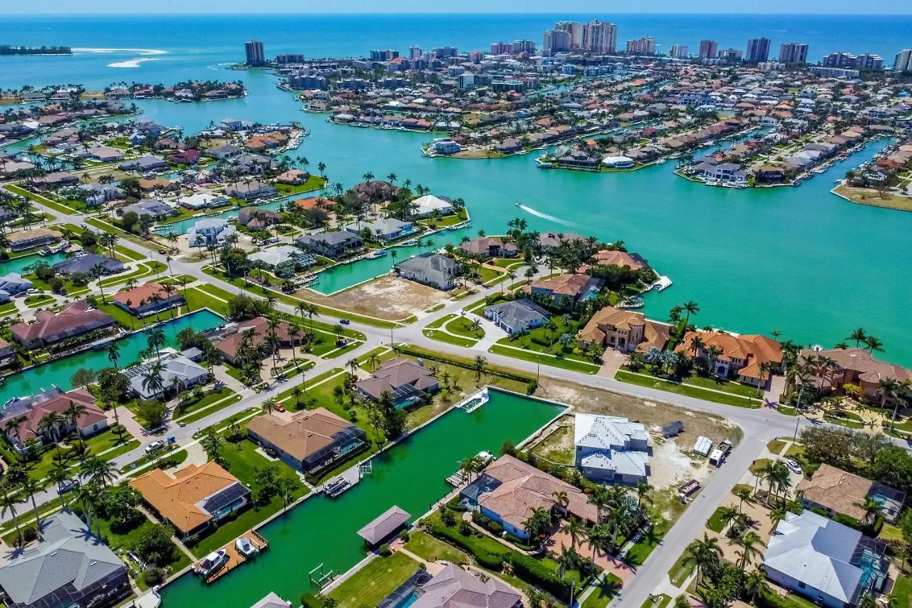 Luxury In Collingswood * Marco Island