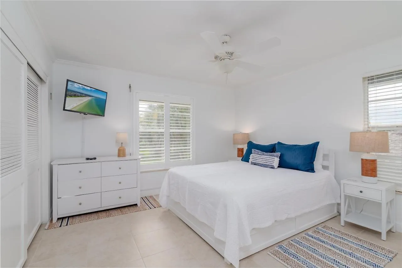 Holiday home Attention Beachgoers Short Distance To South Access Point Marco Island