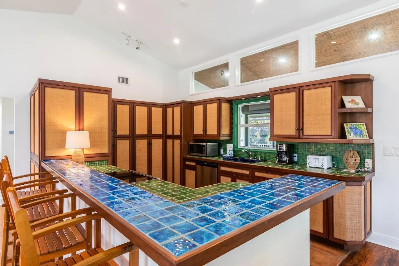 Attention Beachgoers Short Distance To South Access Point Holiday home