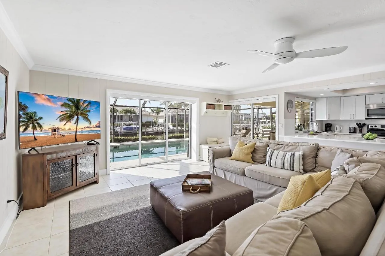 152 Leeward Court * Marco Island