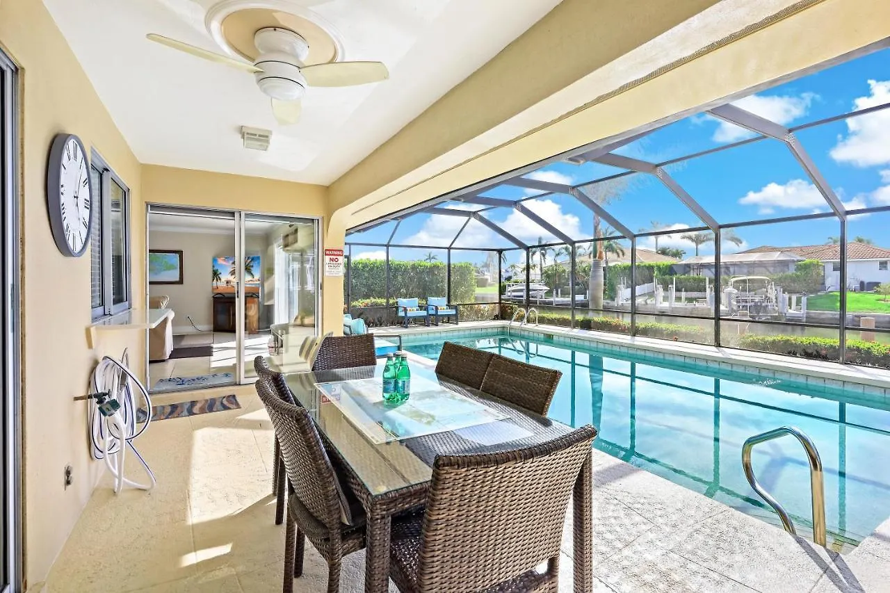 152 Leeward Court *