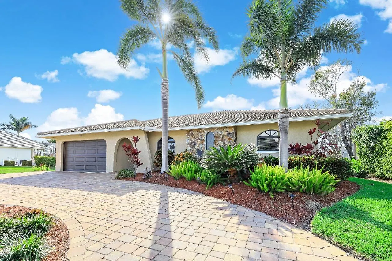 152 Leeward Court Holiday home *