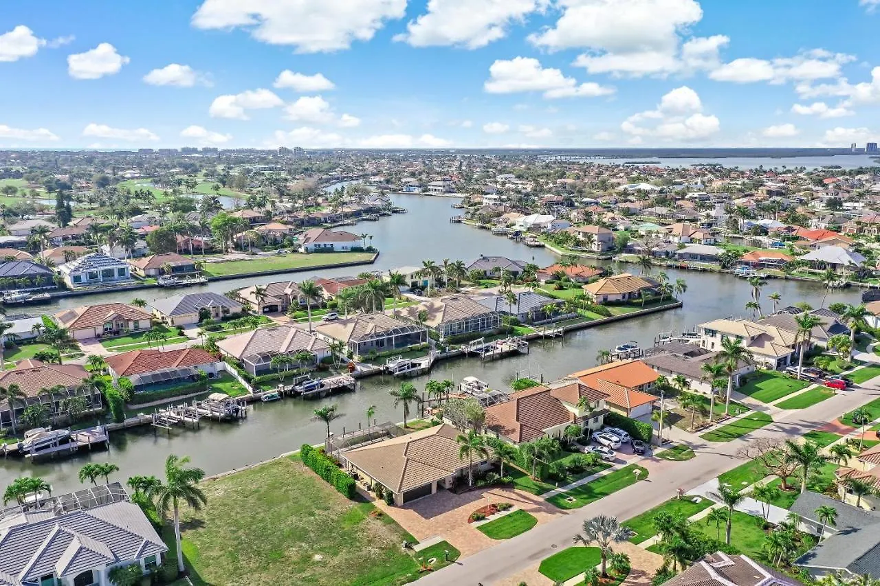 152 Leeward Court Holiday home Marco Island