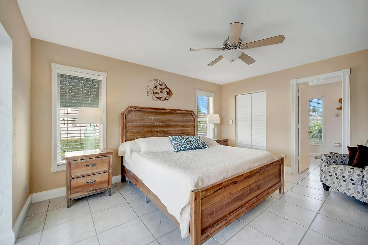 Marco Escape * Marco Island