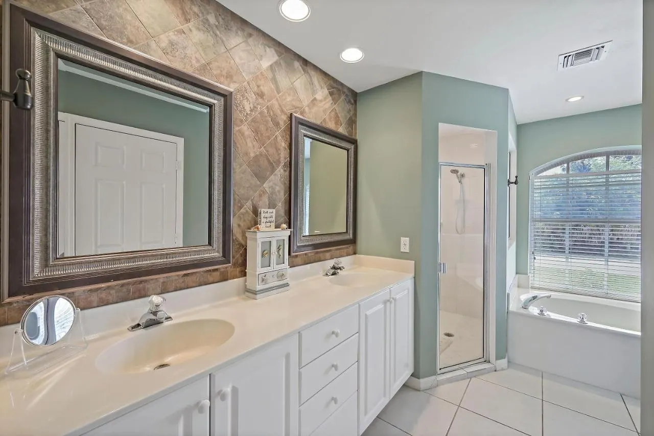 651 Lewis Court Holiday home *