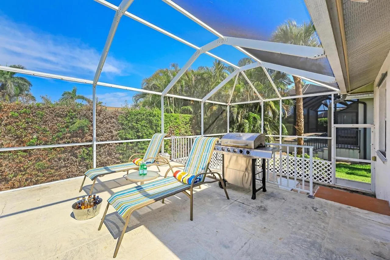 651 Lewis Court Holiday home Marco Island
