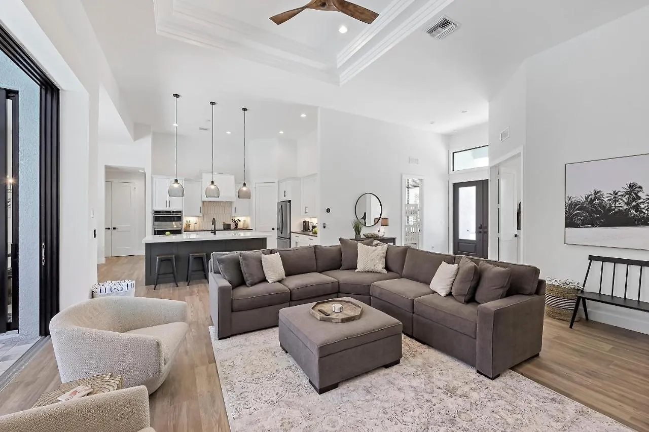 270 West Flamingo Circle Marco Island
