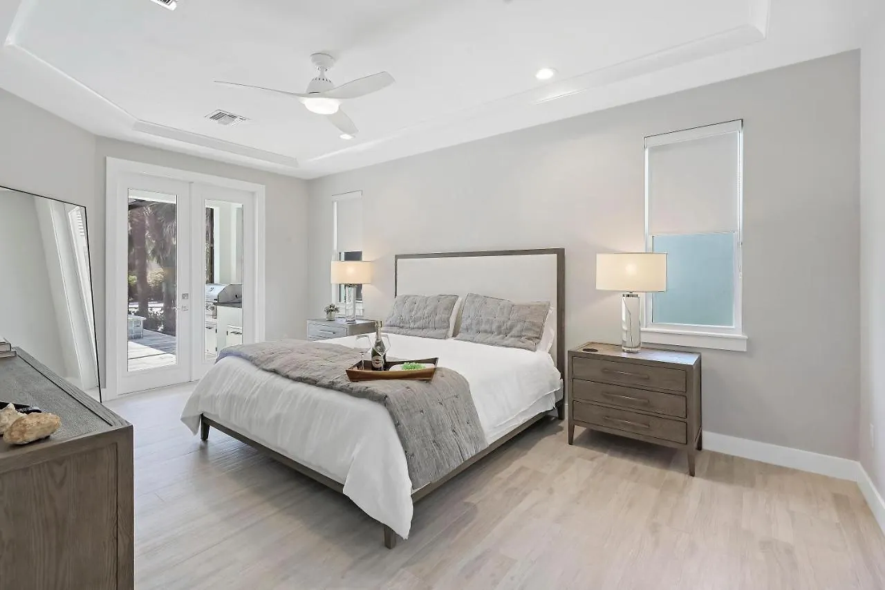 280 West Flamingo Circle *