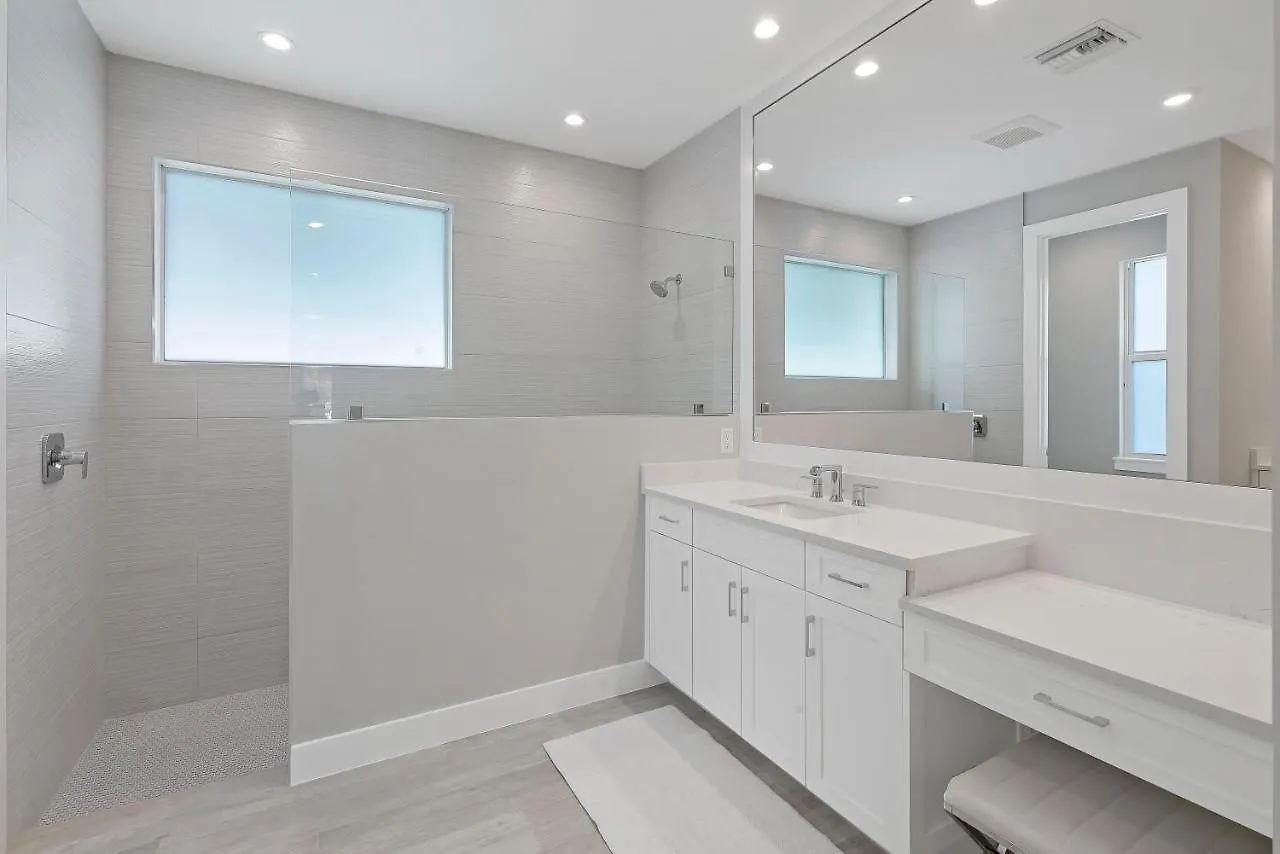 280 West Flamingo Circle *