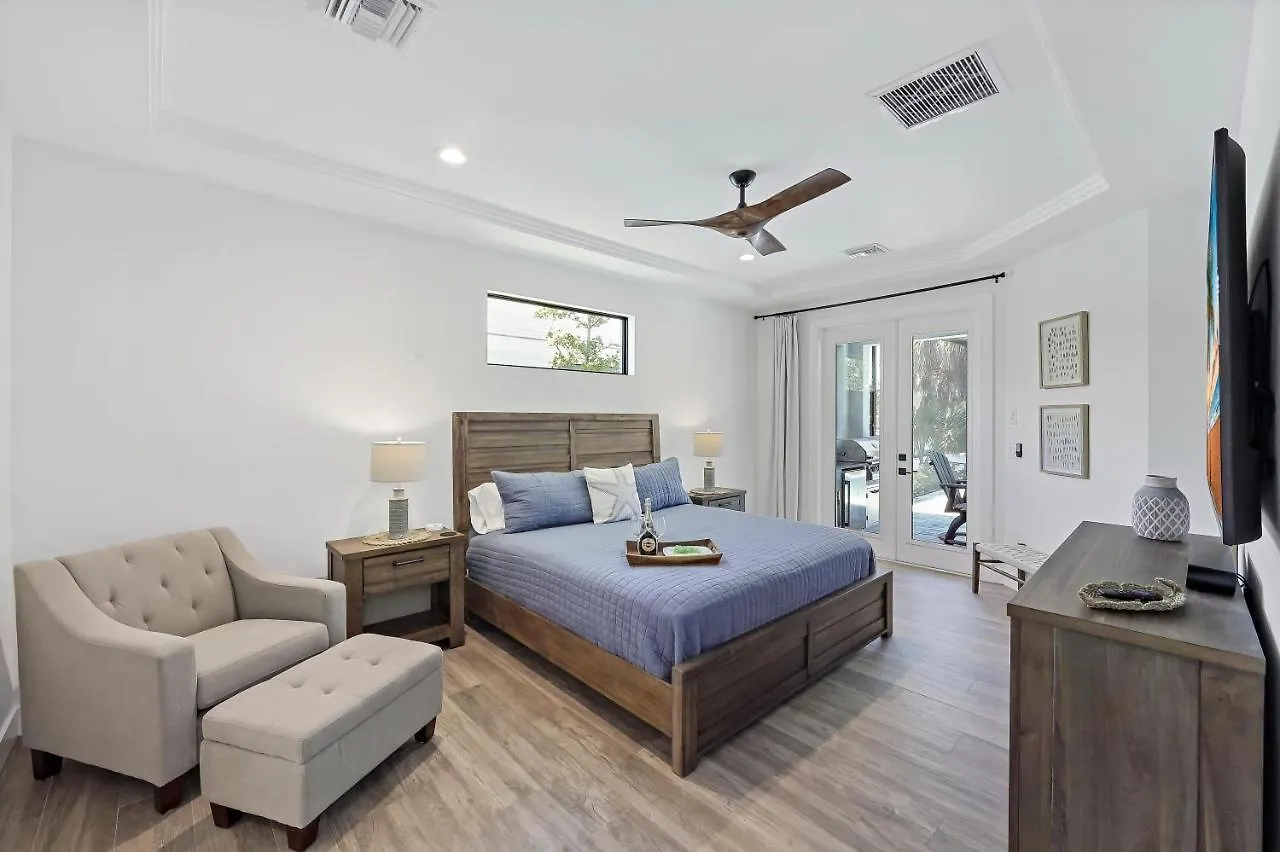 270 West Flamingo Circle * Marco Island