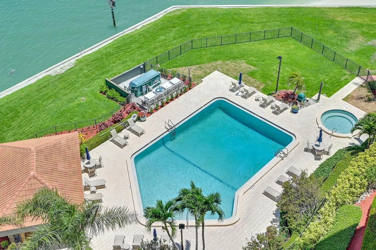 With Resort-style Amenities! * Marco Island