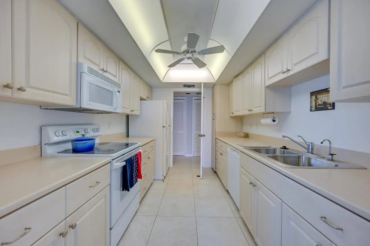 Apartment With Resort-style Amenities! *