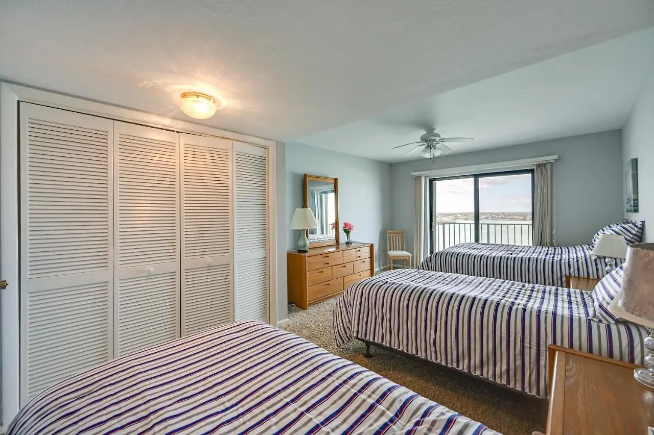 With Resort-style Amenities! * Marco Island