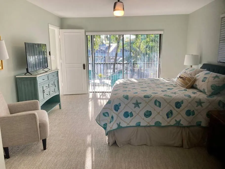 Stylish & Cheerful Marco W/ Awesome Location Holiday home *
