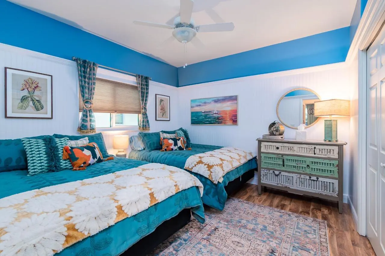 Goldenrod House Is Your Golden Ticket To Paradise! Holiday home Marco Island