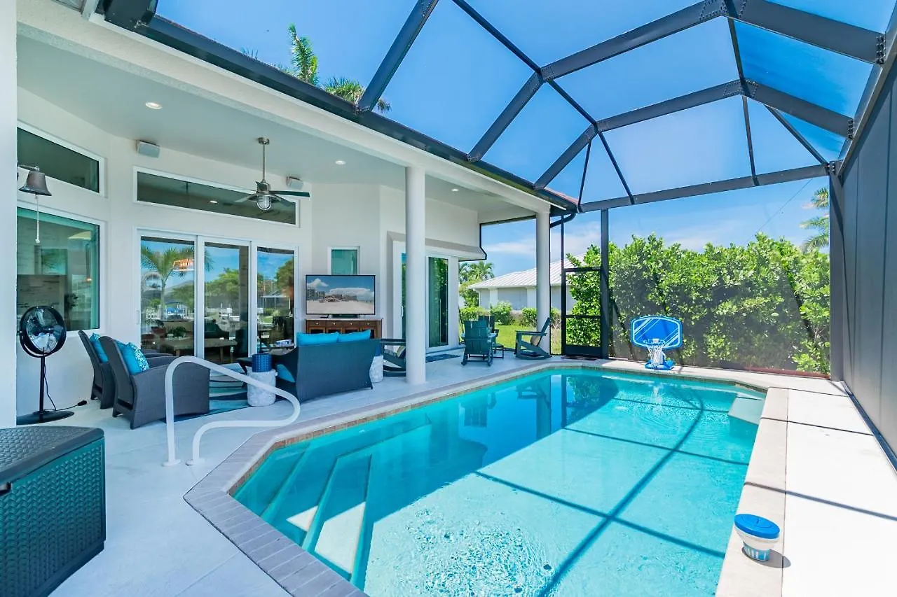 Holiday home Goldenrod House Is Your Golden Ticket To Paradise! *