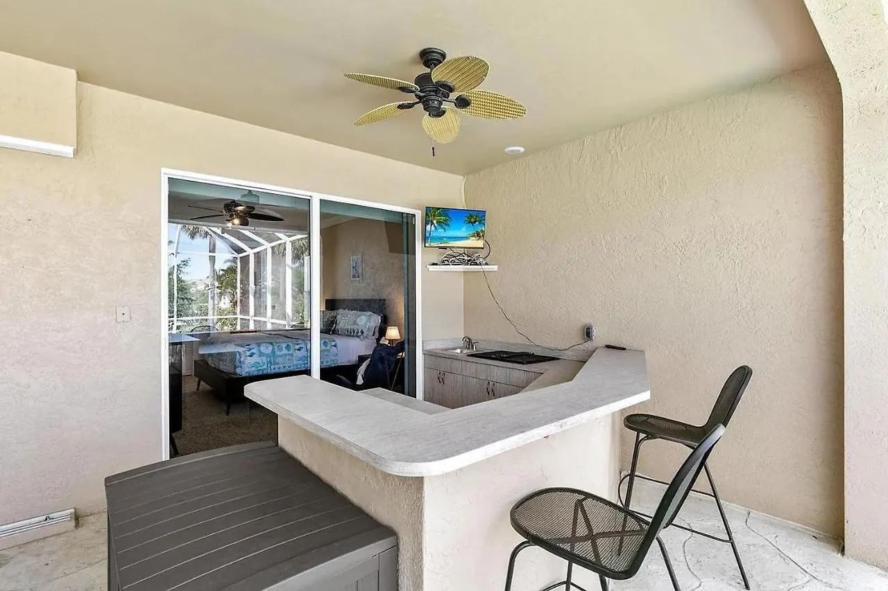 Holiday home Mile From Access, Spacious And Redone, Heated Pool!