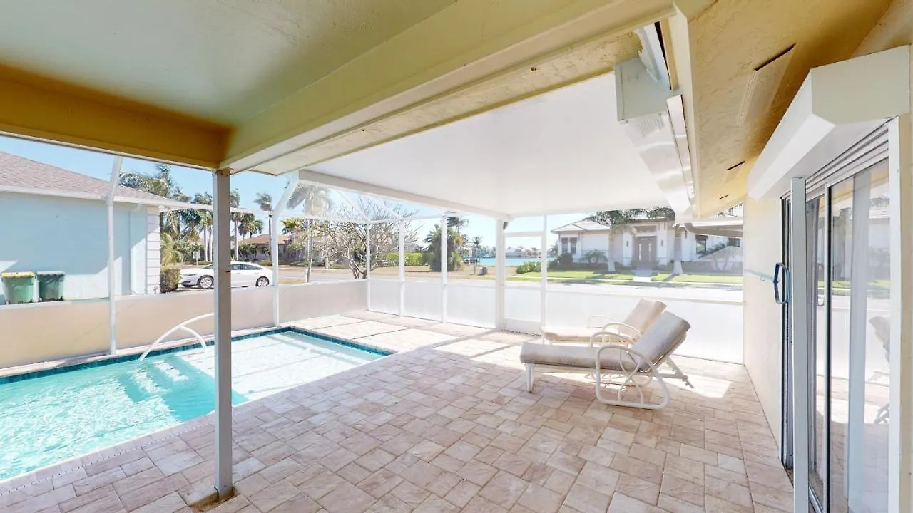 Holiday home Access Point Just Around The Corner!